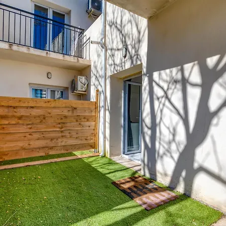 Apartment Studio Poussan Poussan